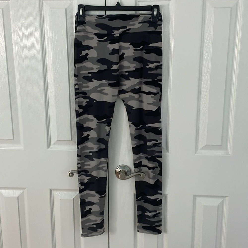 lighter camo print leggings